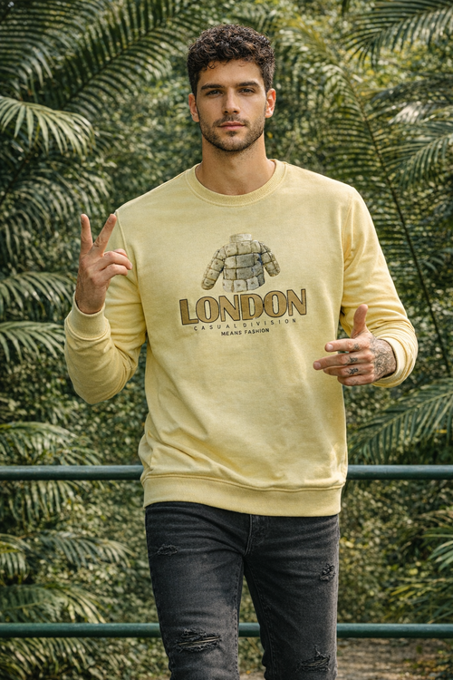 London Graphic Sweatshirt for Men | Lemon8