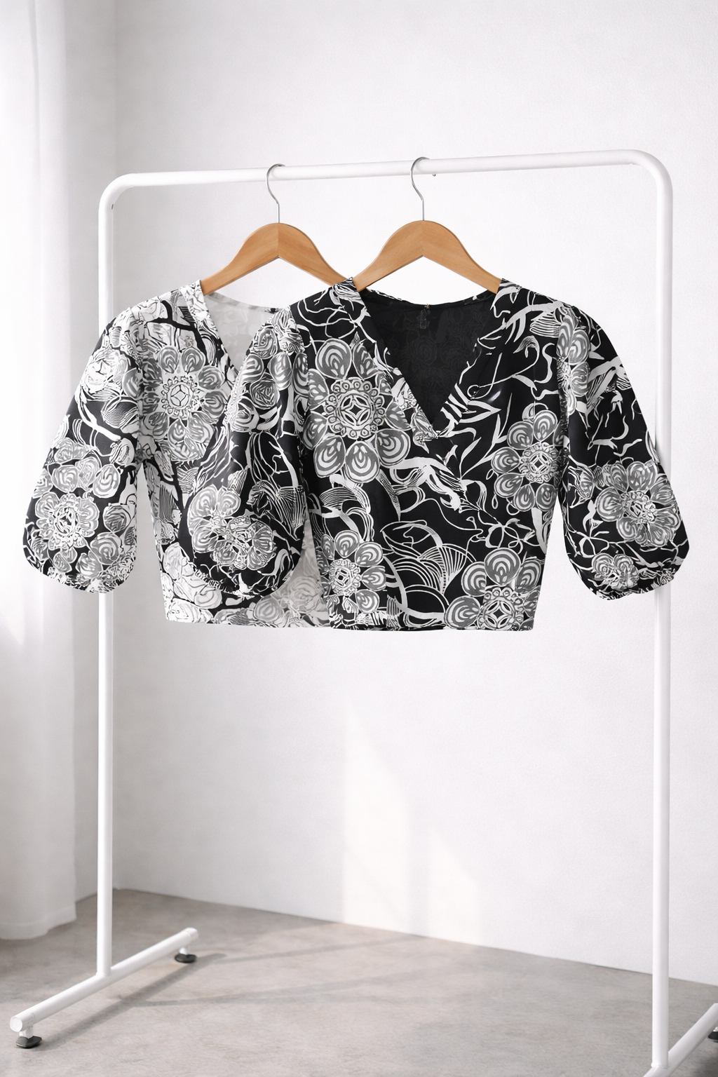 Graphic Floral Wrap Crop Top | Kapachi