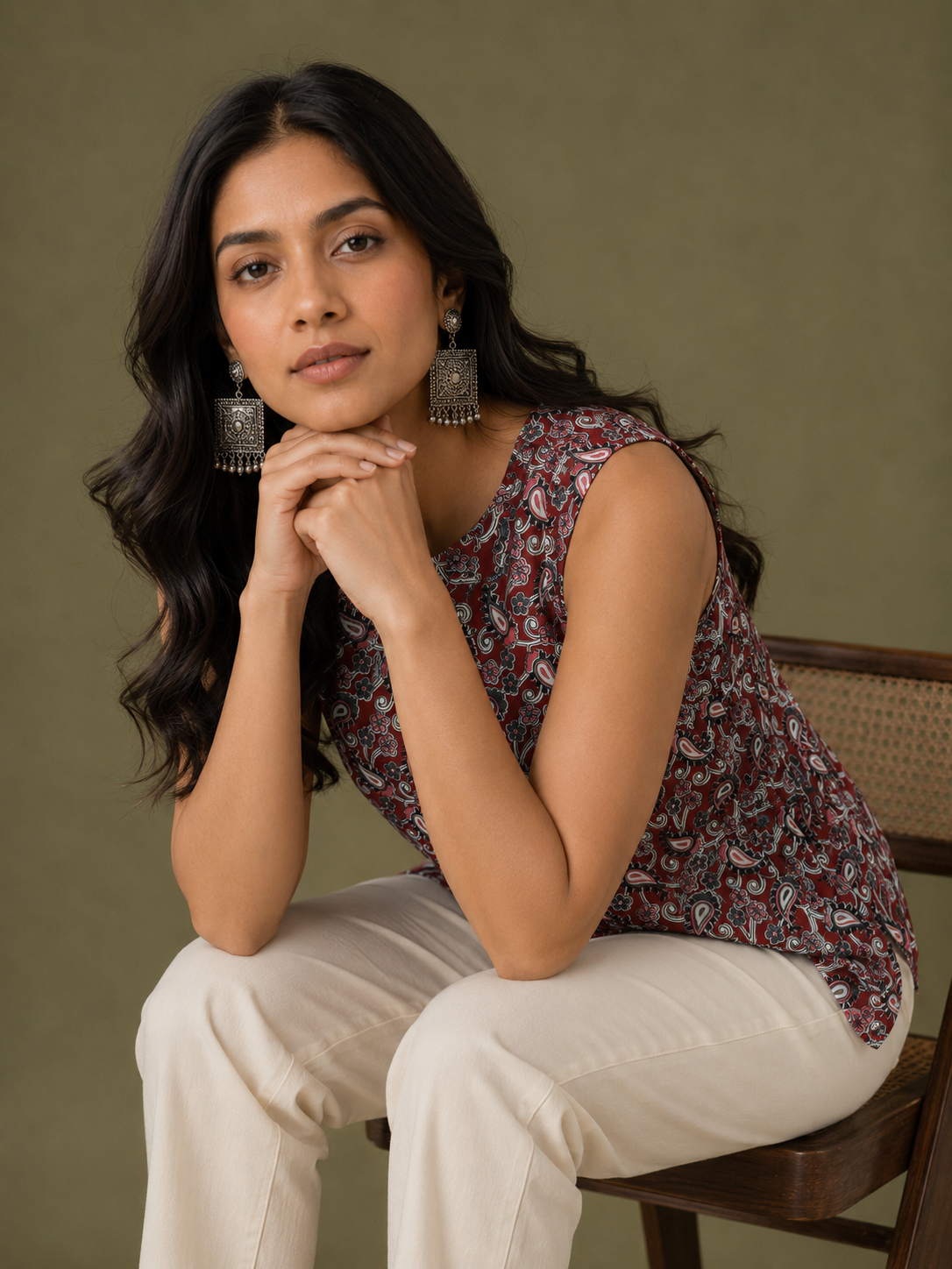 Print Sleeveless Kurti Scarlet Paisley Sleeveless A-Line Kurti | Miss Kapachi