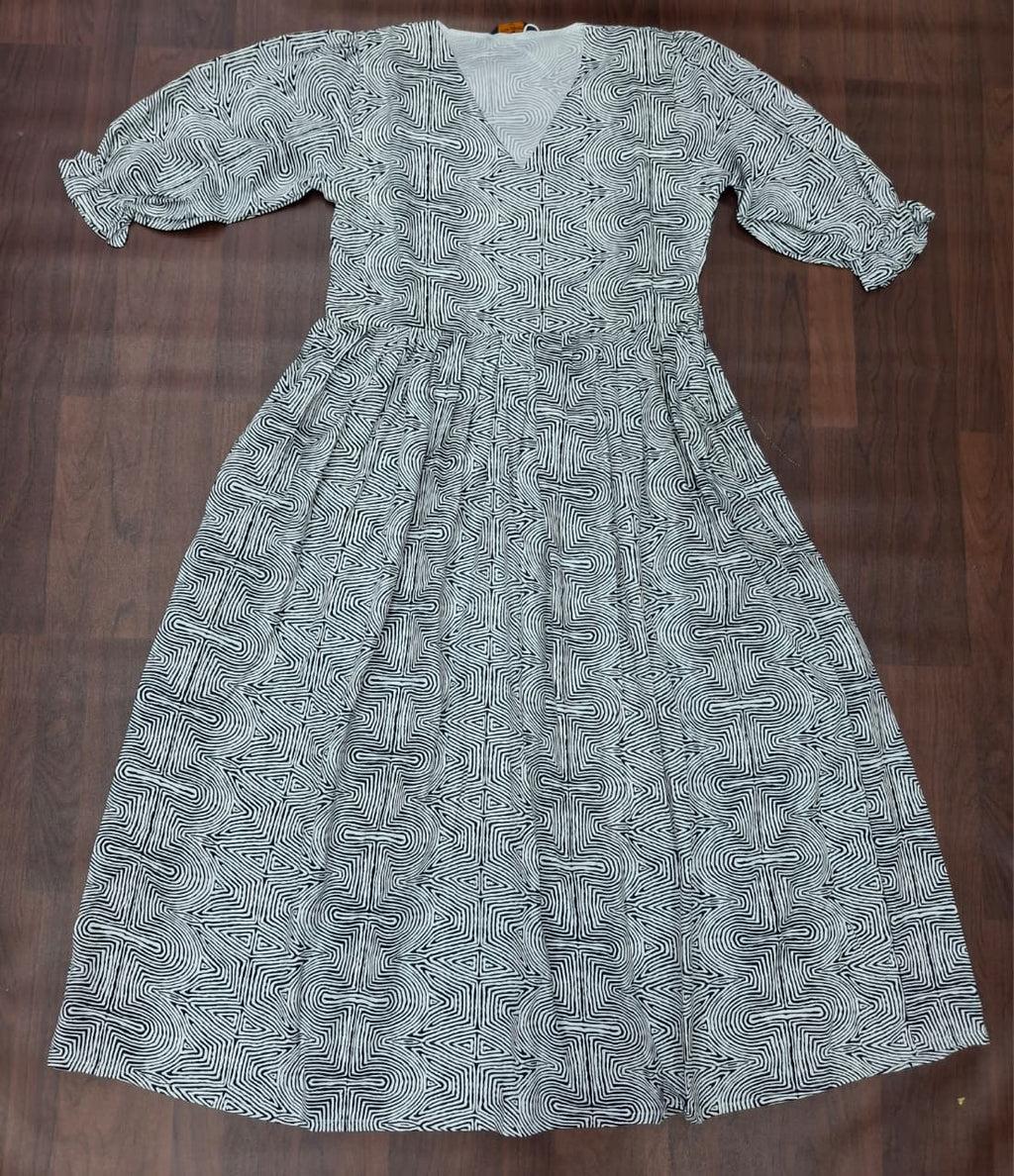 Women's V-Neck Printed Puff-Sleeve Midi Dress | Miss Kapachi