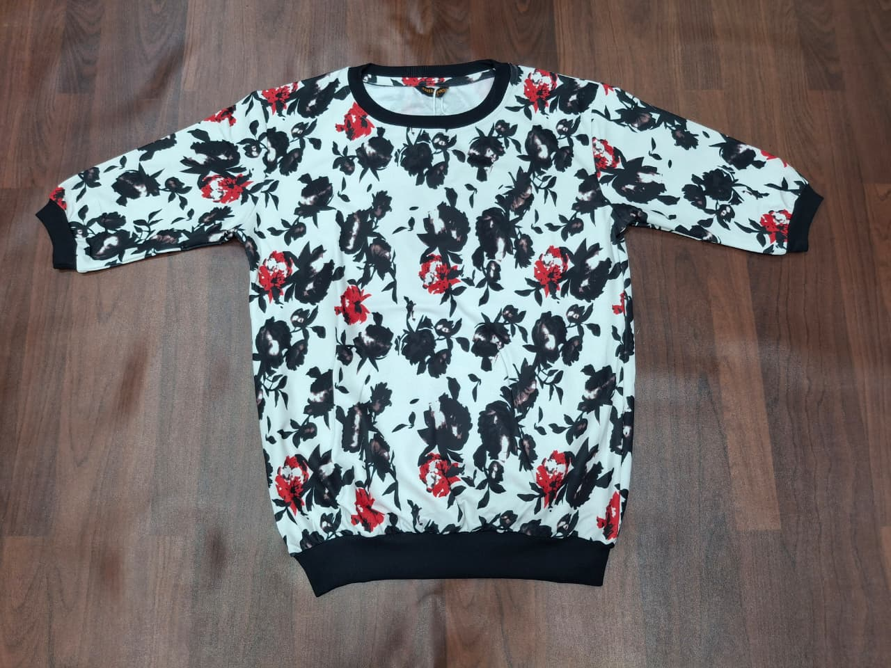 Women's Floral Print Sweatshirt Top with Black and Red Rose Print - Kapachi Clothing